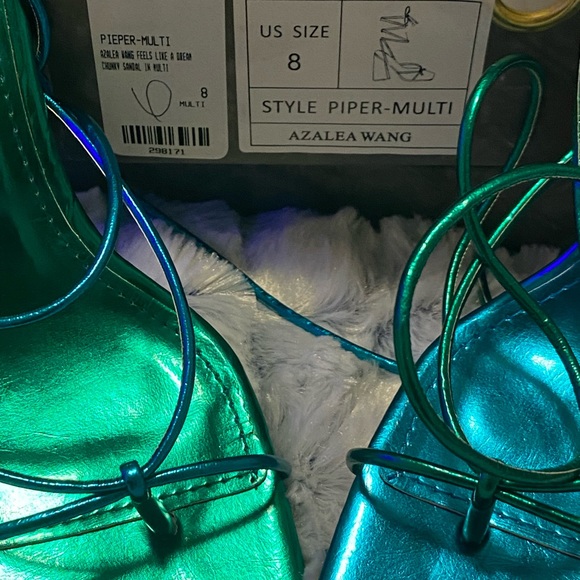 AZALEA WANG FEELS LIKE A DREAM CHUNKY SANDAL IN MULTI - Picture 4 of 6